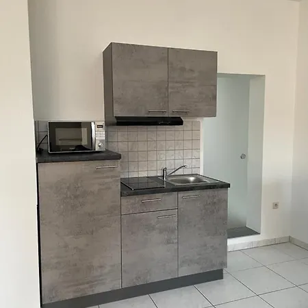 Apartment E&b *