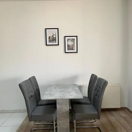 Apartment E&b *